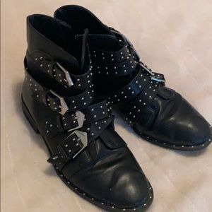 Valentino Look-alike studded booties!